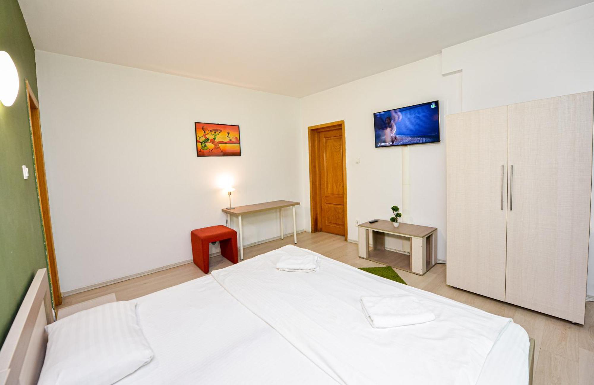 The Lincoln Suites - Central Shabbat Friendly Apartments Bukarest Kültér fotó