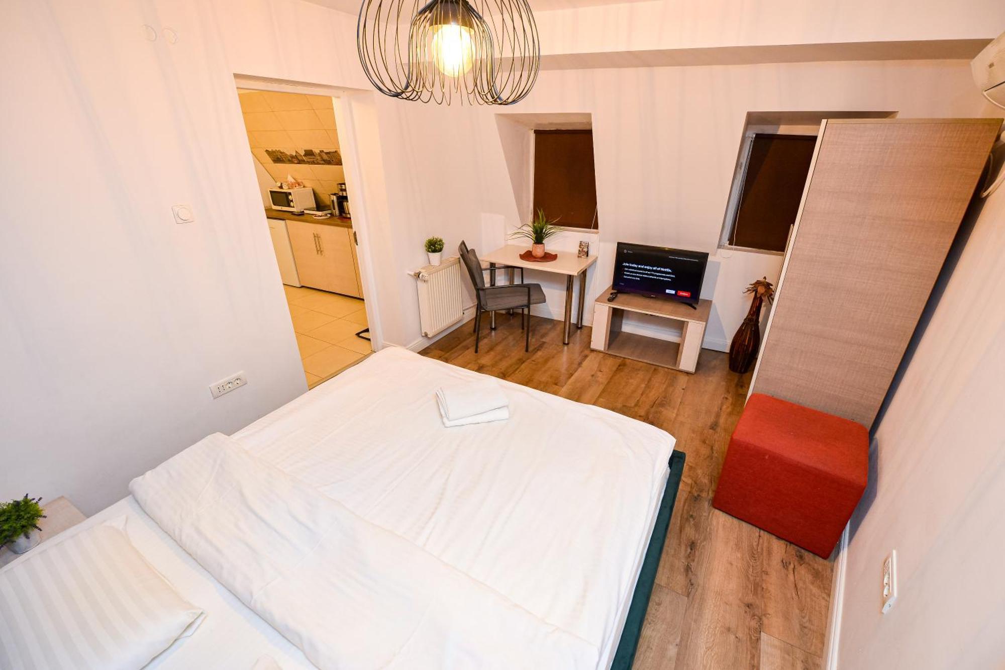 The Lincoln Suites - Central Shabbat Friendly Apartments Bukarest Kültér fotó