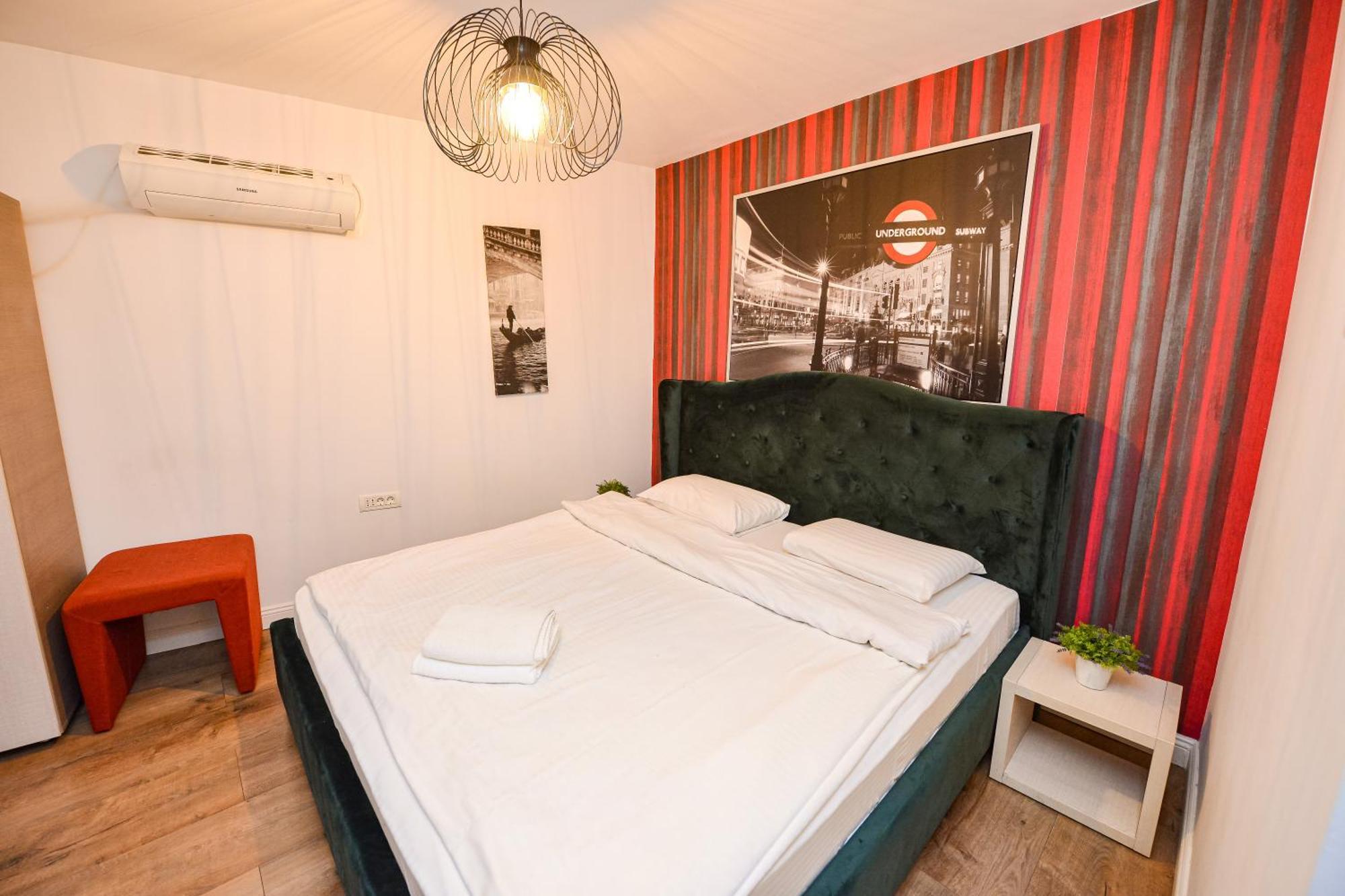 The Lincoln Suites - Central Shabbat Friendly Apartments Bukarest Kültér fotó
