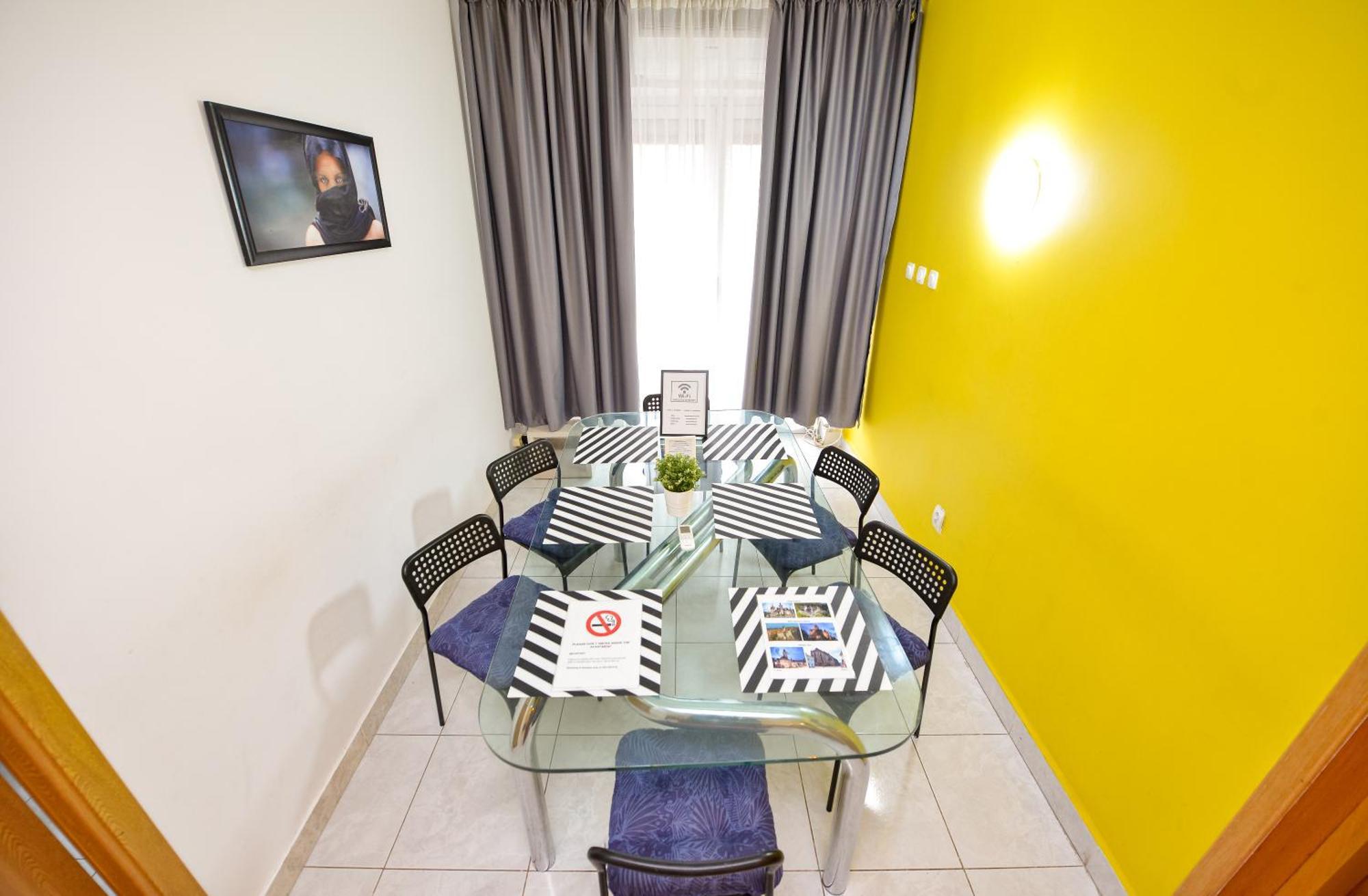 The Lincoln Suites - Central Shabbat Friendly Apartments Bukarest Kültér fotó