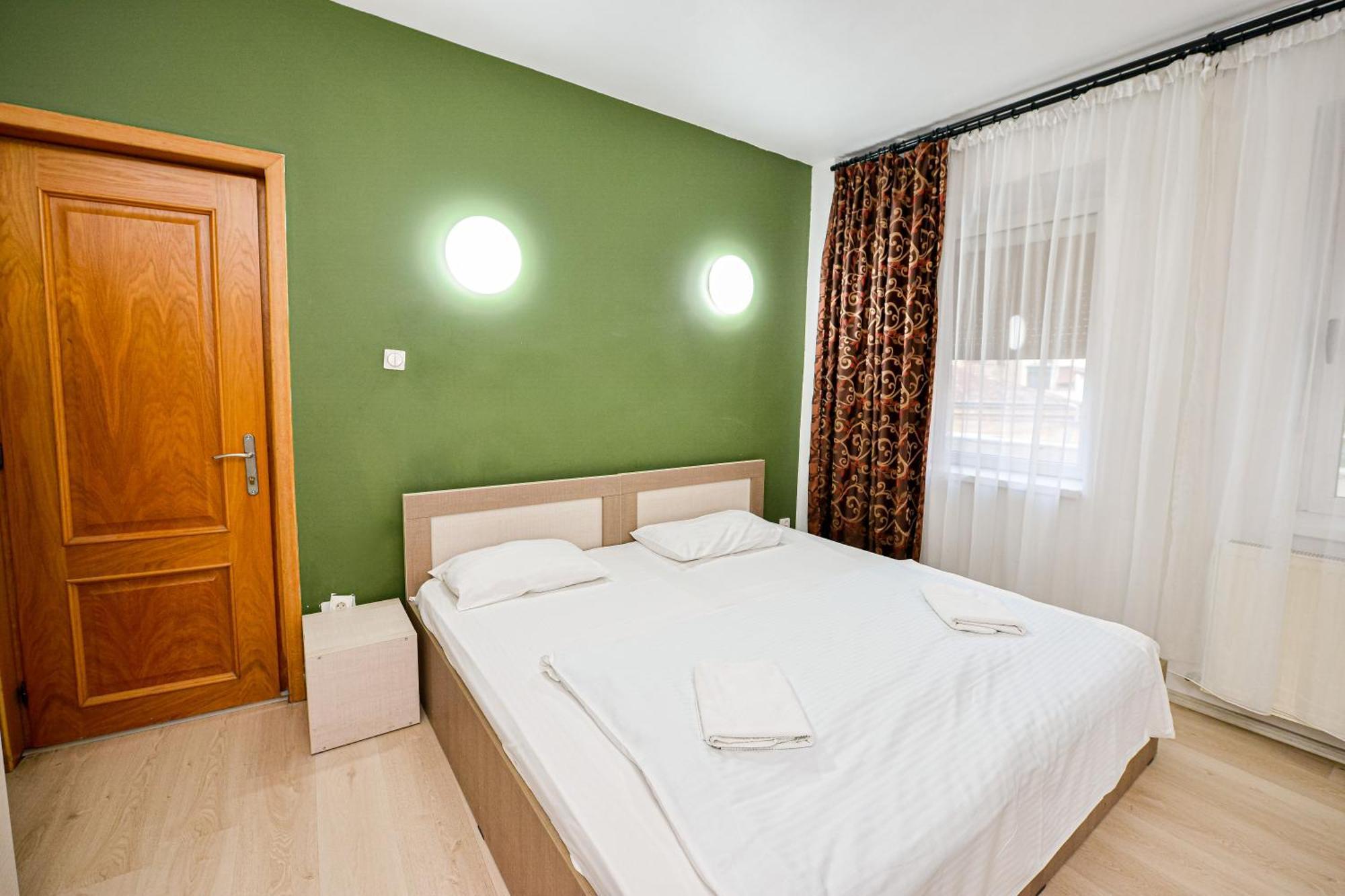The Lincoln Suites - Central Shabbat Friendly Apartments Bukarest Kültér fotó