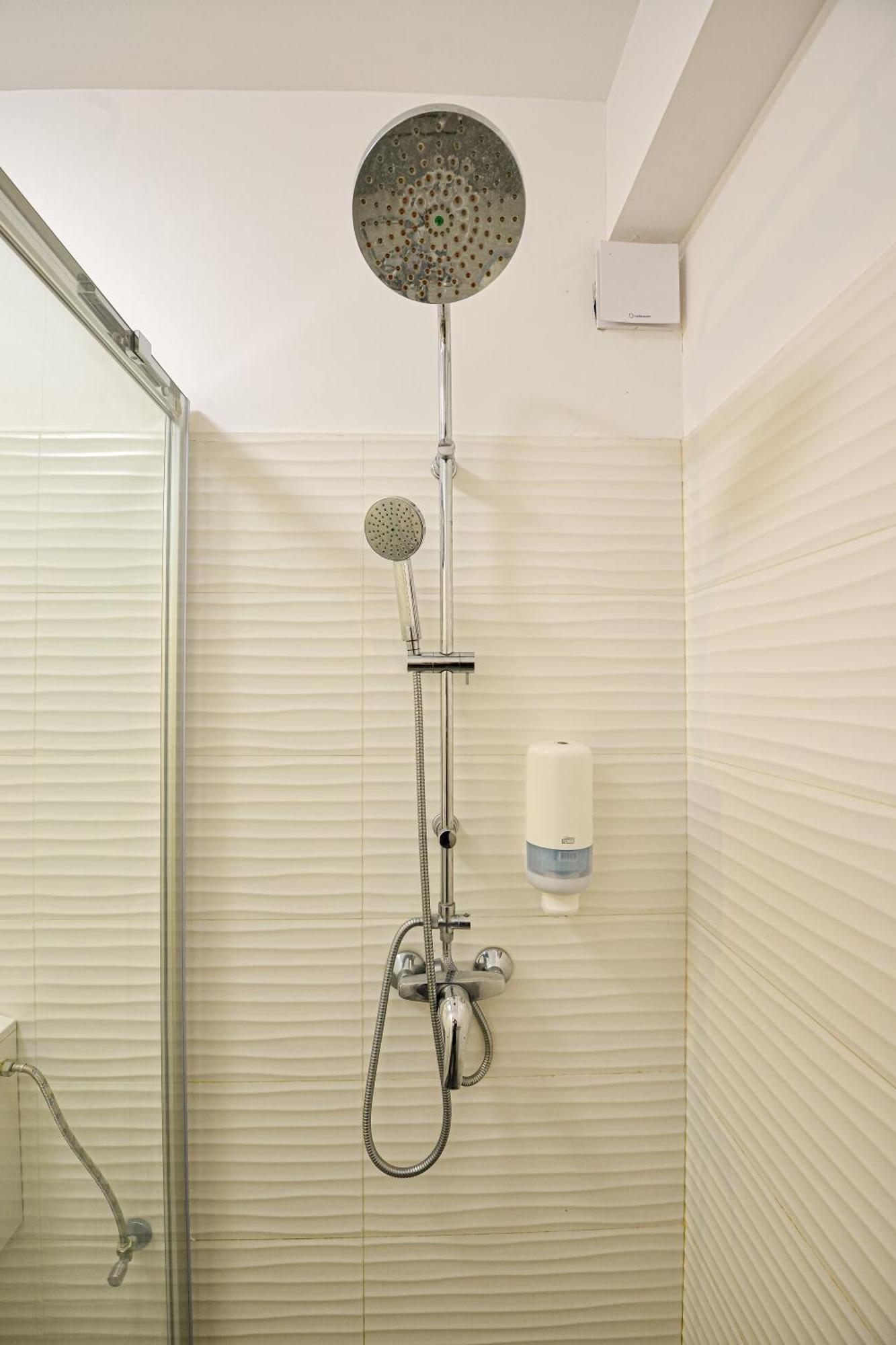 The Lincoln Suites - Central Shabbat Friendly Apartments Bukarest Kültér fotó