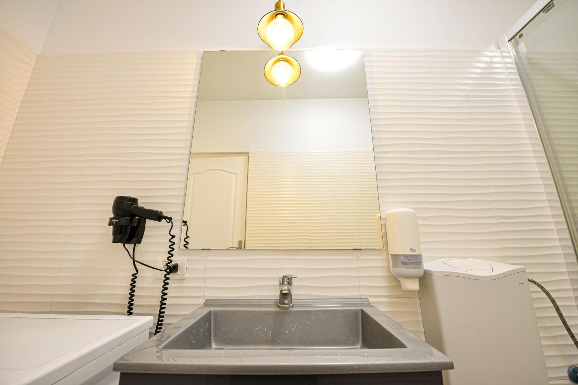 The Lincoln Suites - Central Shabbat Friendly Apartments Bukarest Kültér fotó