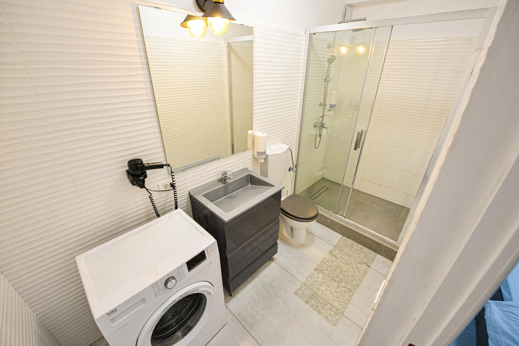 The Lincoln Suites - Central Shabbat Friendly Apartments Bukarest Kültér fotó