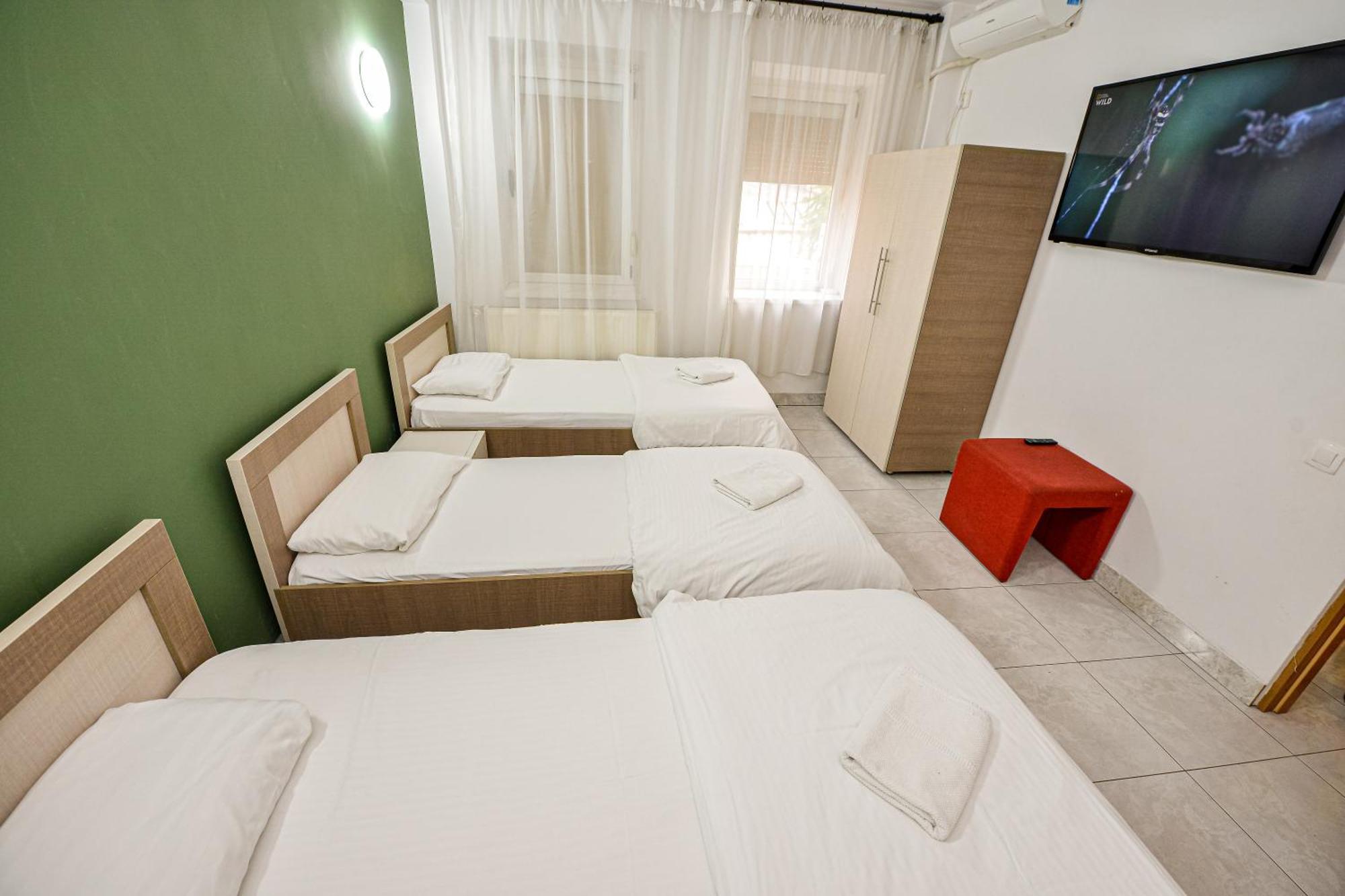The Lincoln Suites - Central Shabbat Friendly Apartments Bukarest Kültér fotó