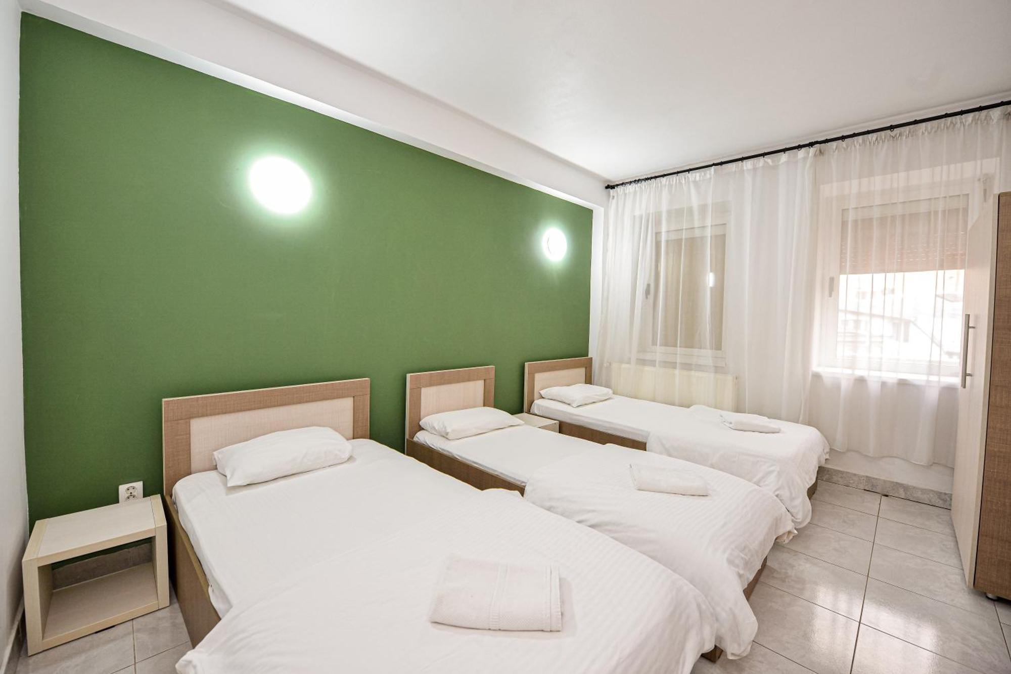 The Lincoln Suites - Central Shabbat Friendly Apartments Bukarest Kültér fotó