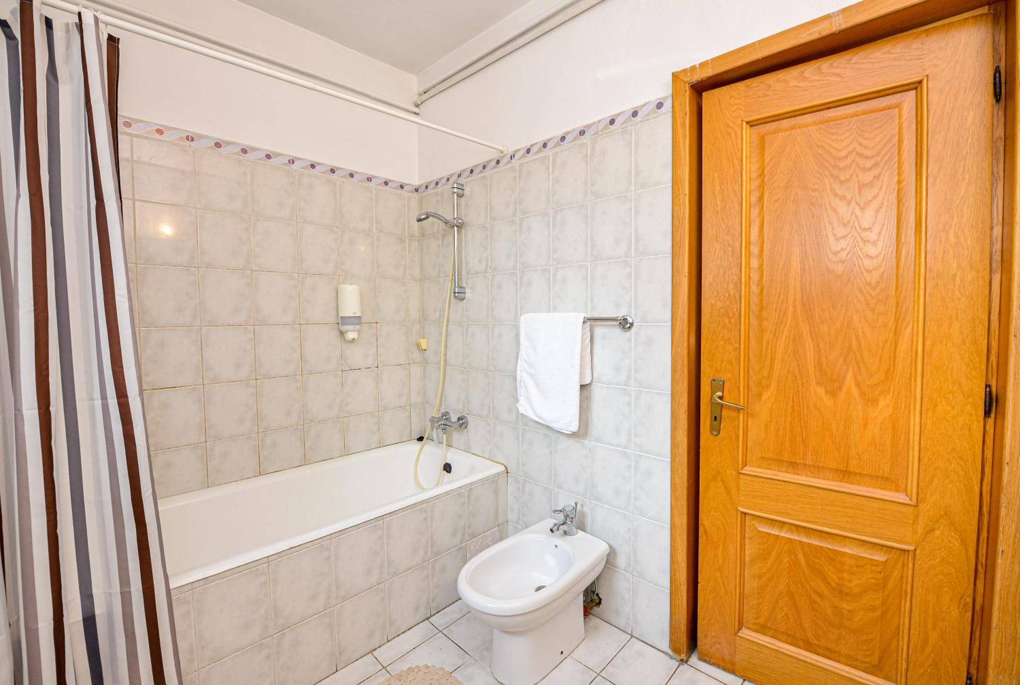 The Lincoln Suites - Central Shabbat Friendly Apartments Bukarest Kültér fotó
